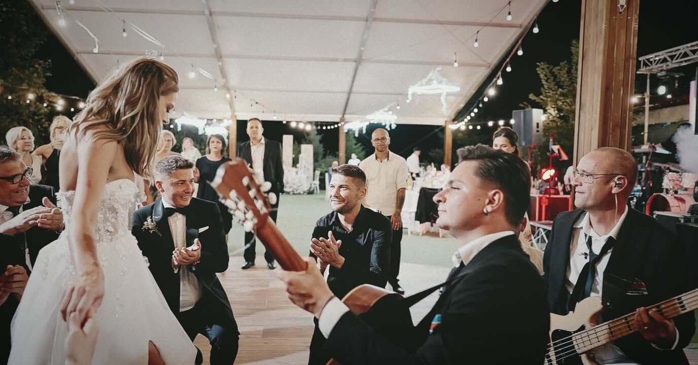 Serenadă la nuntă